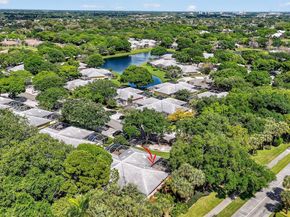 102 Sun Terrace Ct, Palm Beach Gardens FL 33403