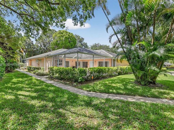 102 Sun Terrace Ct, Palm Beach Gardens FL 33403