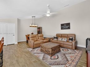 102 Sun Terrace Ct, Palm Beach Gardens FL 33403