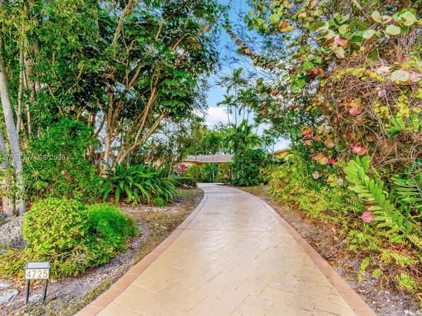 4725 SW 89th Ave, Miami FL 33165