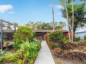 4725 SW 89th Ave, Miami FL 33165