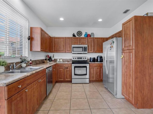 3257 NW 31st Ter, Oakland Park FL 33309