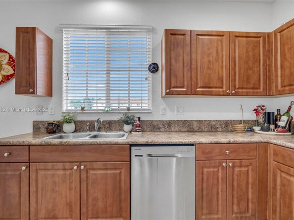3257 NW 31st Ter, Oakland Park FL 33309