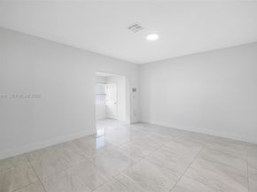 529 NW 42nd St, Miami FL 33127