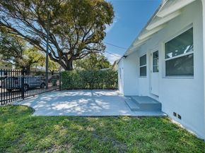529 NW 42nd St, Miami FL 33127
