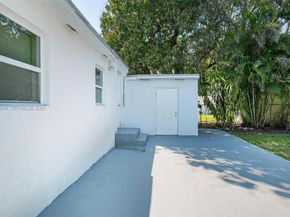 529 NW 42nd St, Miami FL 33127