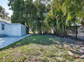 529 NW 42nd St, Miami FL 33127