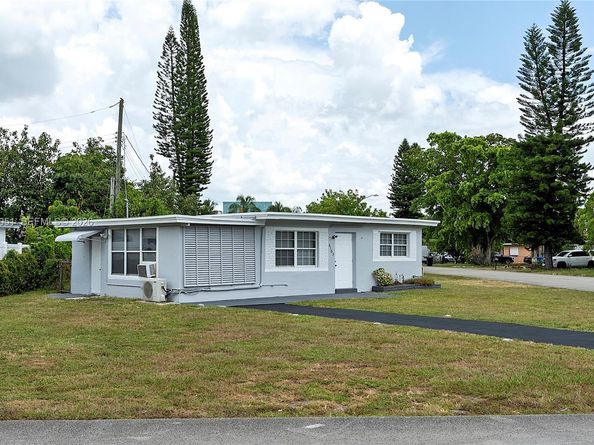 6103 Monroe St, Hollywood FL 33023