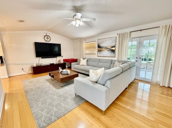 301 NW 83rd Way, Pembroke Pines FL 33024