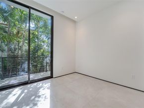 5825 Alton Rd, Miami Beach FL 33140