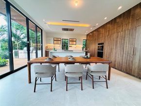 5825 Alton Rd, Miami Beach FL 33140