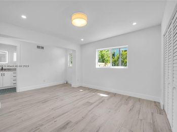 1905 Alamanda Dr