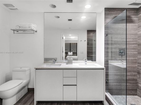 1010 Brickell Ave 1607, Miami FL 33131