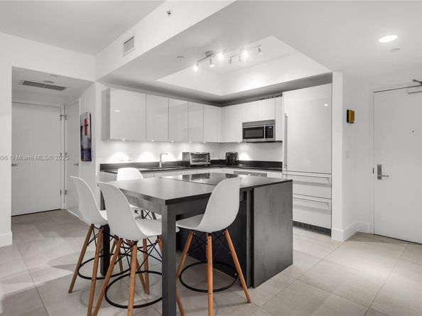 1010 Brickell Ave 1607, Miami FL 33131