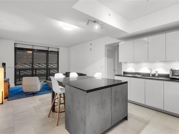 1010 Brickell Ave 1607, Miami FL 33131