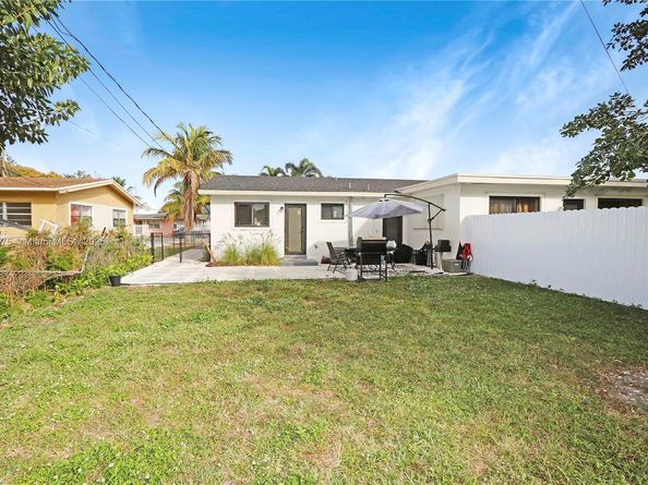 70 NE 186th Ter, Miami FL 33179