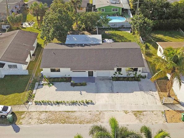 70 NE 186th Ter, Miami FL 33179