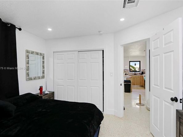 70 NE 186th Ter, Miami FL 33179