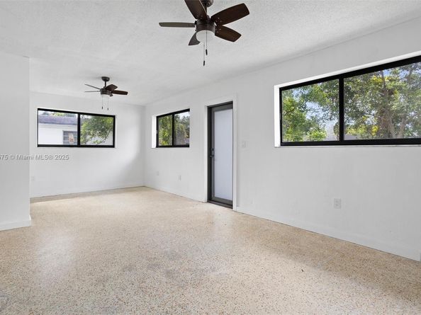 70 NE 186th Ter, Miami FL 33179