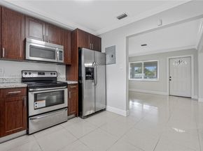 5325 SW 22nd St, West Park FL 33023