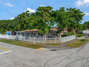5325 SW 22nd St, West Park FL 33023