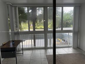 4200 Hillcrest Dr 206, Hollywood FL 33021