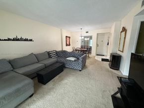 4200 Hillcrest Dr 206, Hollywood FL 33021