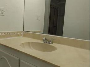 2935 NE 163rd St 4Q, North Miami Beach FL 33160