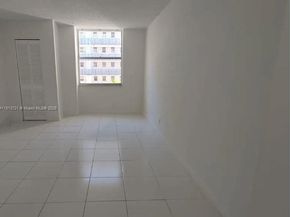 2935 NE 163rd St 4Q, North Miami Beach FL 33160