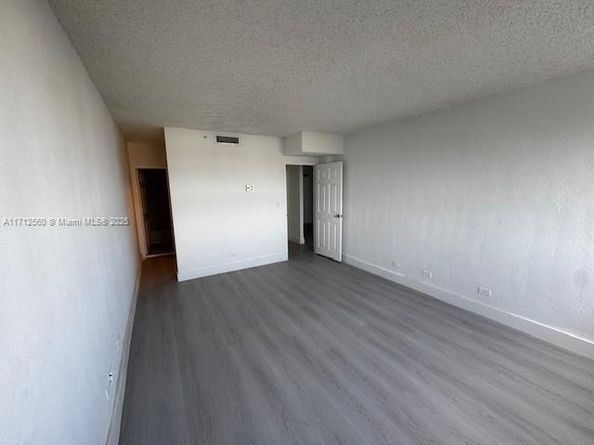1500 Bay Rd 1070S, Miami Beach FL 33139