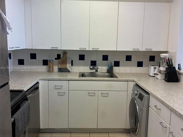 1500 Bay Rd 1070S, Miami Beach FL 33139