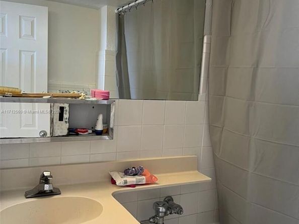 1500 Bay Rd 1070S, Miami Beach FL 33139