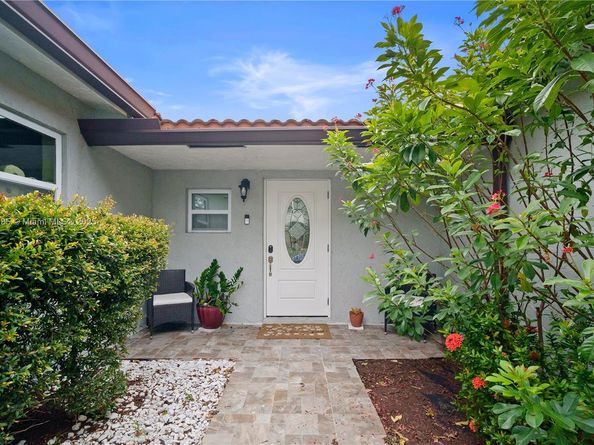 4180 NW 103rd Dr, Coral Springs FL 33065