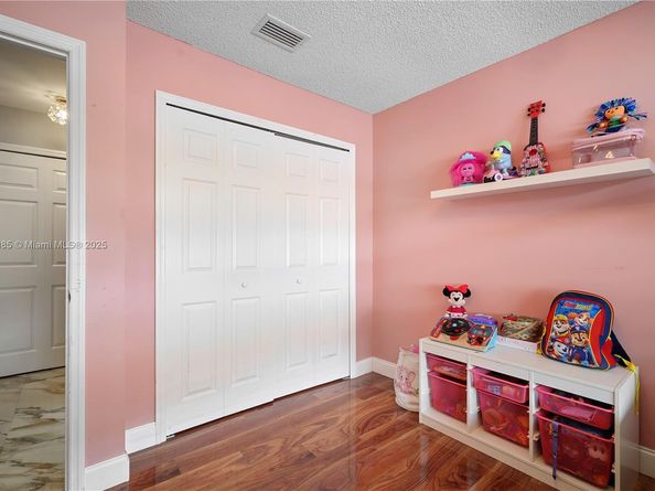 4180 NW 103rd Dr, Coral Springs FL 33065