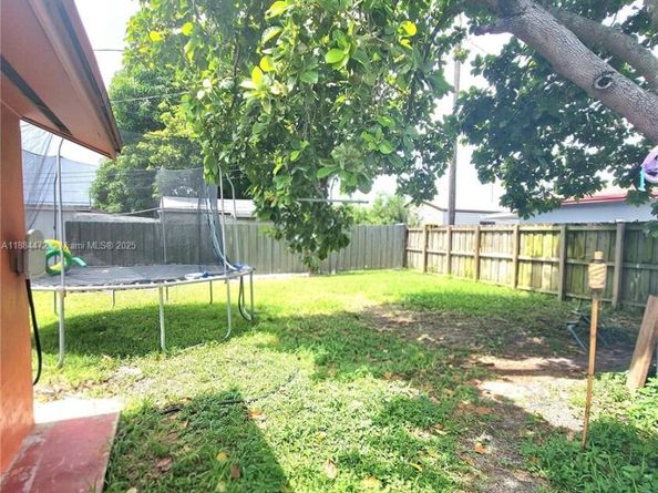 309 E 18th St, Hialeah FL 33010