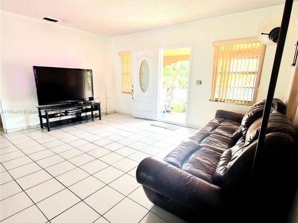 309 E 18th St, Hialeah FL 33010