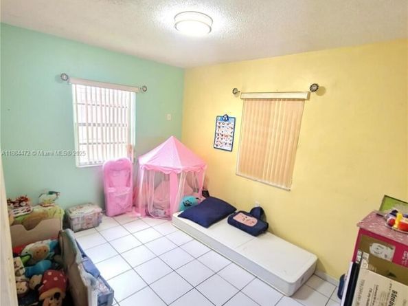 309 E 18th St, Hialeah FL 33010
