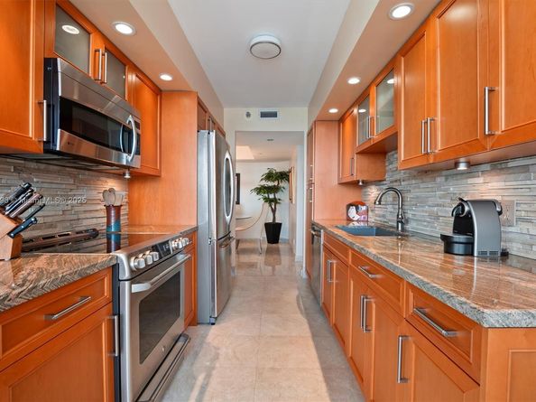 3640 Yacht Club Dr 1108, Aventura FL 33180