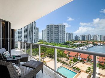3640 Yacht Club Dr