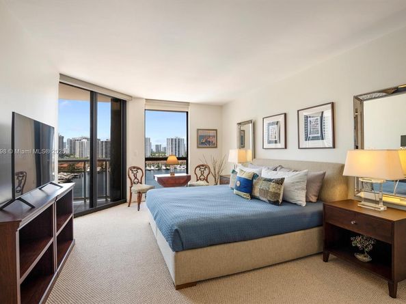 3640 Yacht Club Dr 1108, Aventura FL 33180