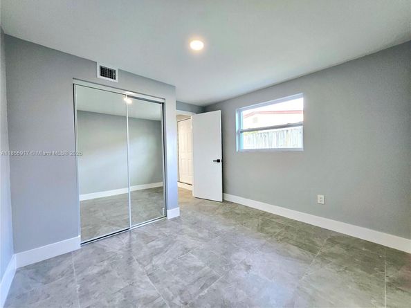 2865 NE 13th Ave, Pompano Beach FL 33064