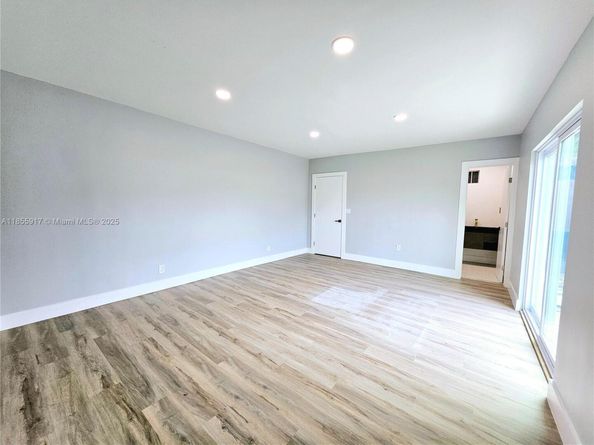 2865 NE 13th Ave, Pompano Beach FL 33064