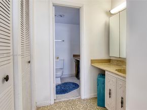 6900 Bay Dr 10K, Miami Beach FL 33141