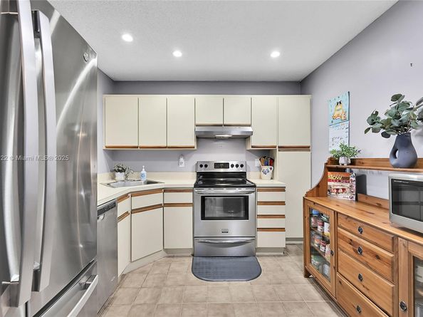 3773 Cocoplum Cir 3575, Coconut Creek FL 33063