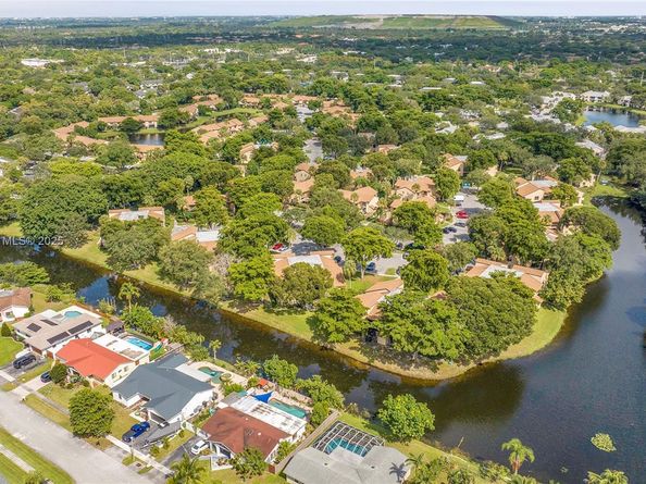 3773 Cocoplum Cir 3575, Coconut Creek FL 33063