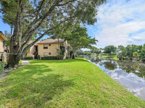 3773 Cocoplum Cir 3575, Coconut Creek FL 33063