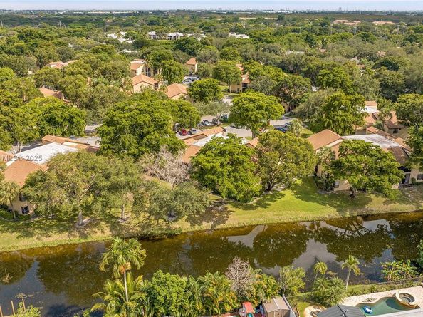 3773 Cocoplum Cir 3575, Coconut Creek FL 33063