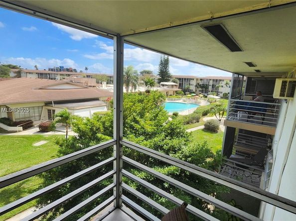 16901 NE 13th Ave 306, Miami FL 33162