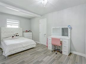 6871 SW 37th St, Miami FL 33155