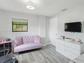6871 SW 37th St, Miami FL 33155